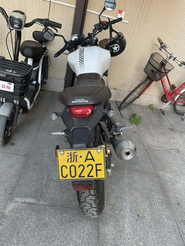 二手五羊本田鸷道 CB190SS