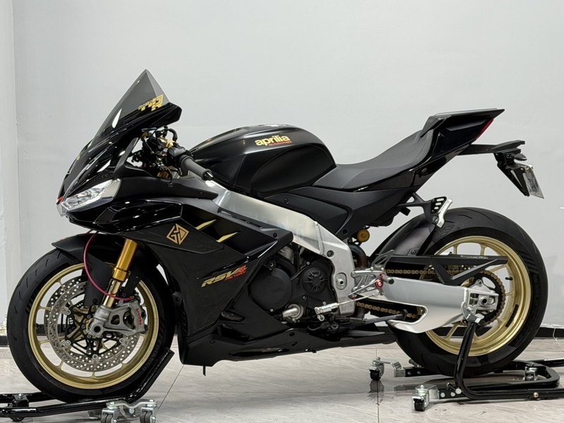 二手阿普利亚RSV4