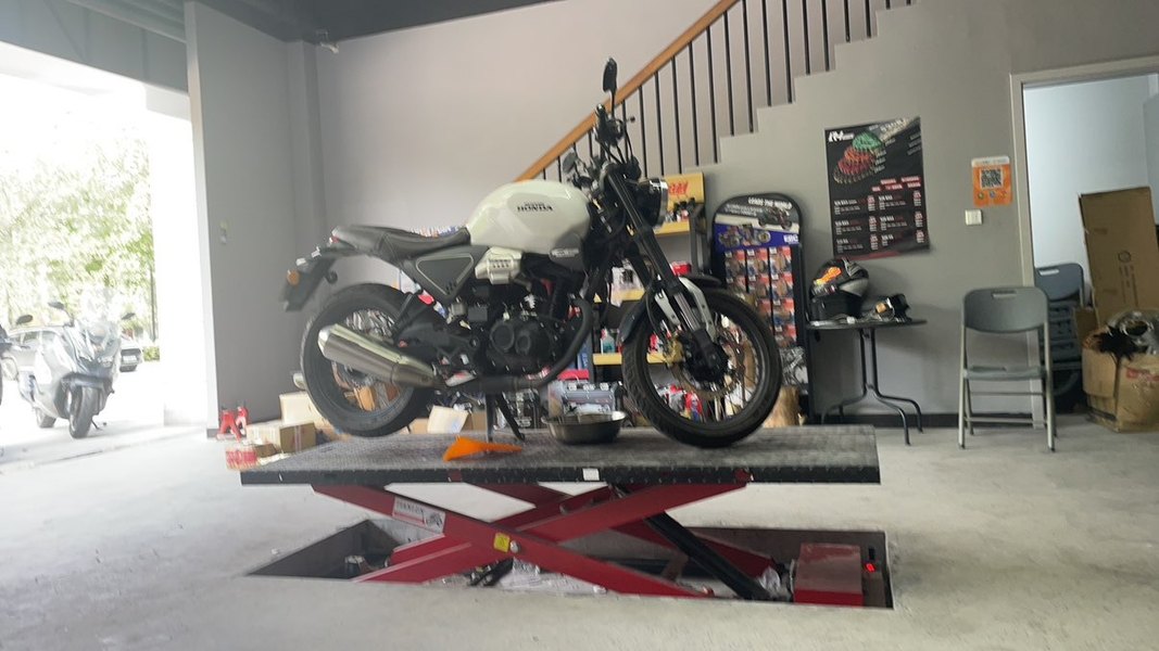 二手五羊本田鸷道 CB190SS