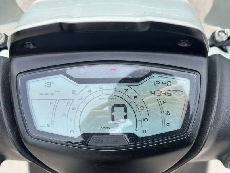 二手比亚乔Medley 150