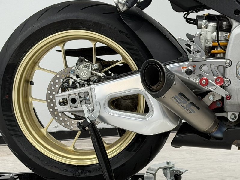 二手阿普利亚RSV4