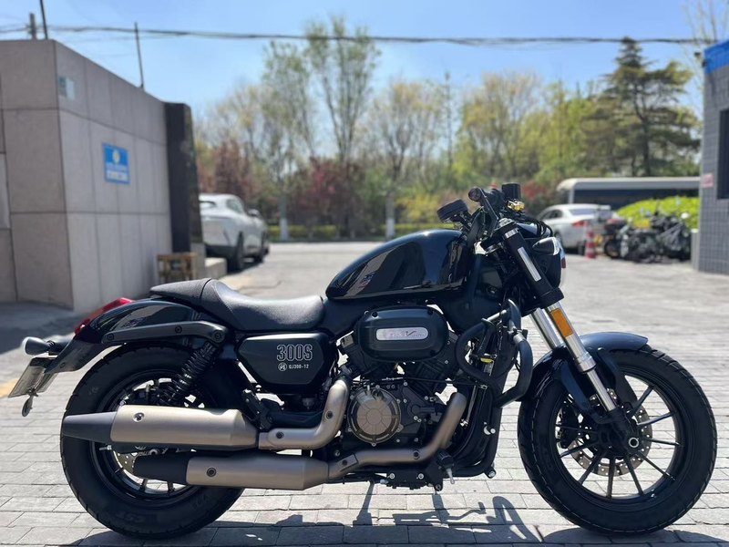 二手QJMOTOR闪300