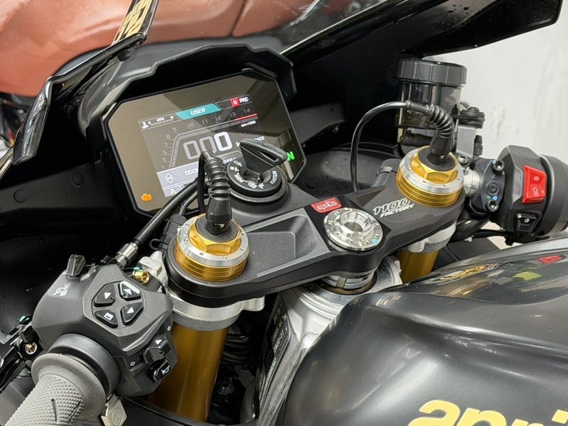 二手阿普利亚RSV4