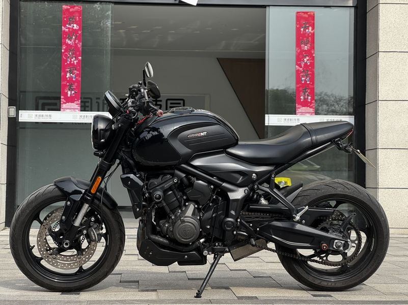 二手凯旋Trident 660