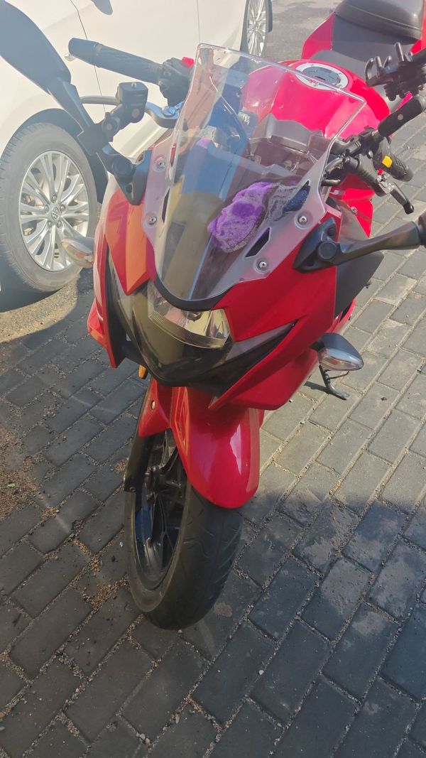 二手豪爵铃木GSX250R