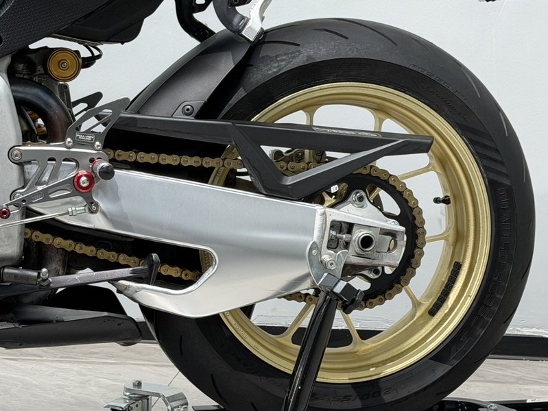 二手阿普利亚RSV4