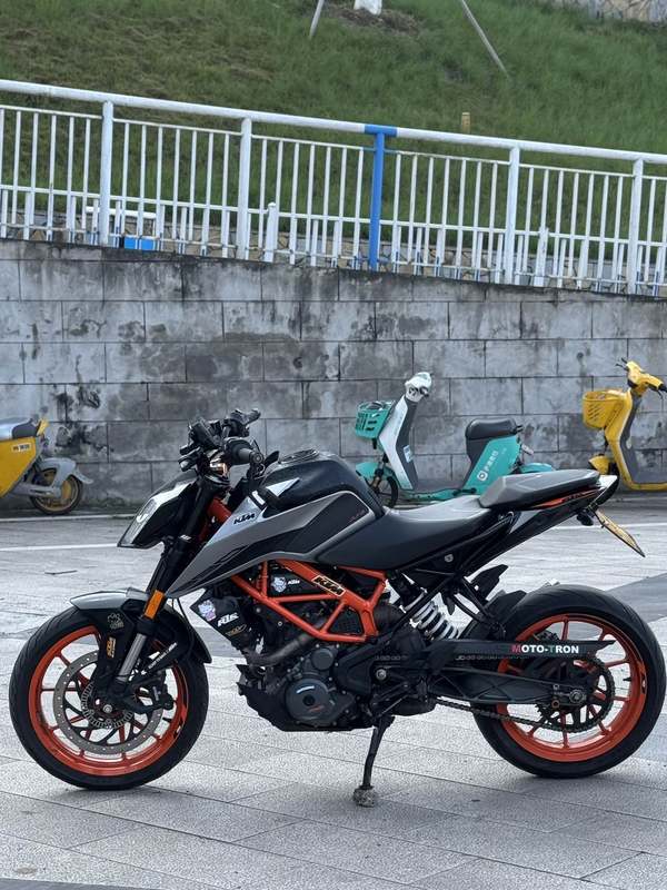 二手KTMR2R390 Duke