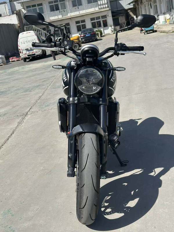 二手凯旋Trident 660