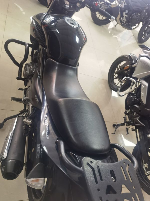 二手豪爵铃木骊驰 GW250