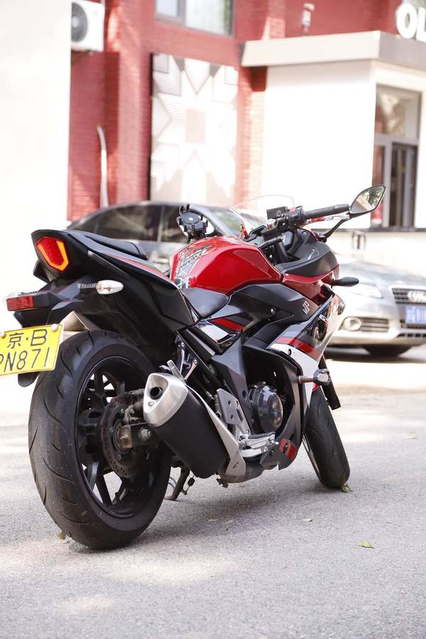 二手豪爵铃木GSX250R