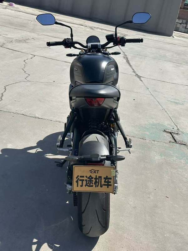 二手凯旋Trident 660