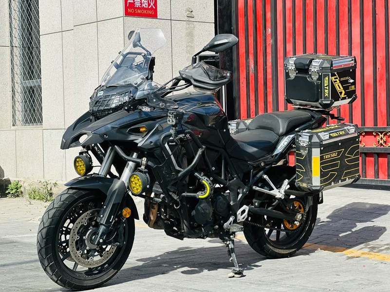 二手贝纳利金鹏 TRK502
