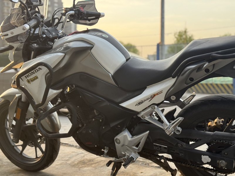 二手五羊本田猛鸷 CB190X