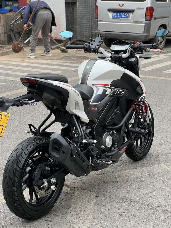 二手贝纳利小迅龙 BN150S