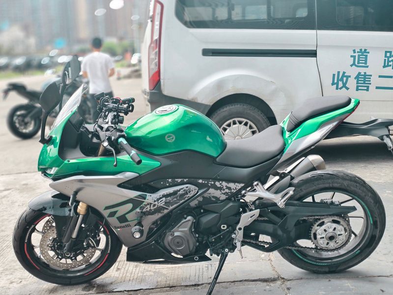 二手贝纳利龙卷风 Tornado 402R