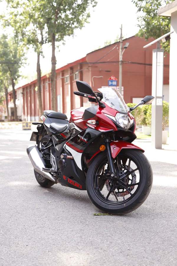二手豪爵铃木GSX250R