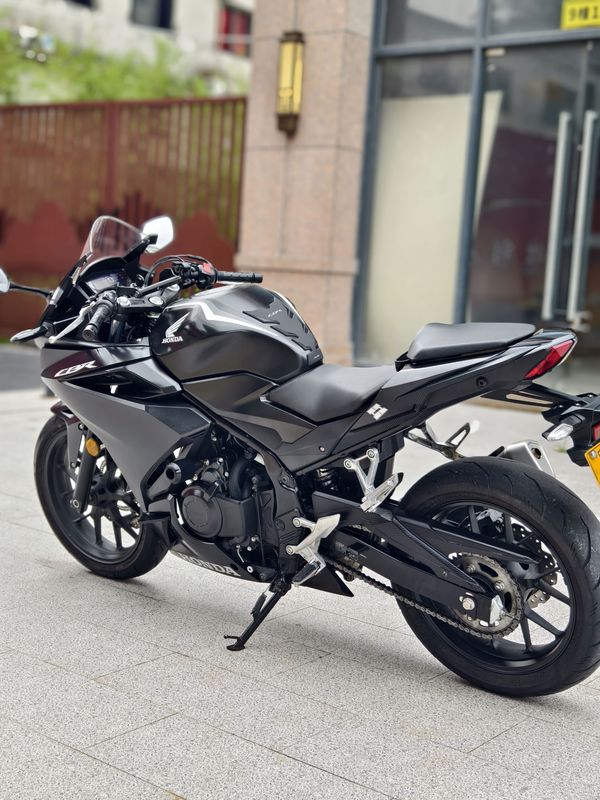 二手本田CBR400R