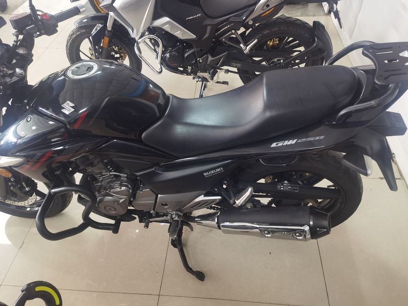 二手豪爵铃木骊驰 GW250