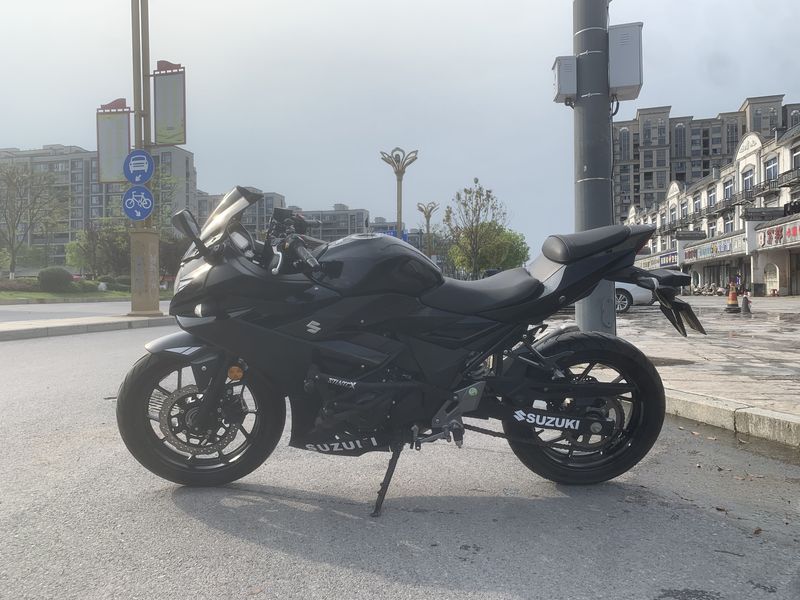 二手豪爵铃木GSX250R