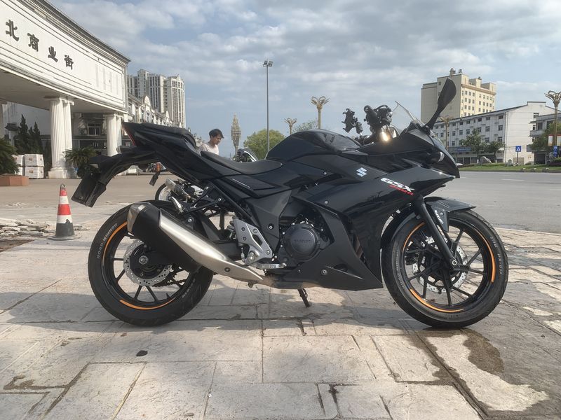 二手豪爵铃木GSX250R