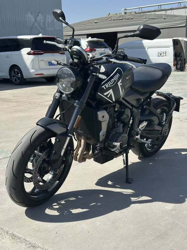 二手凯旋Trident 660