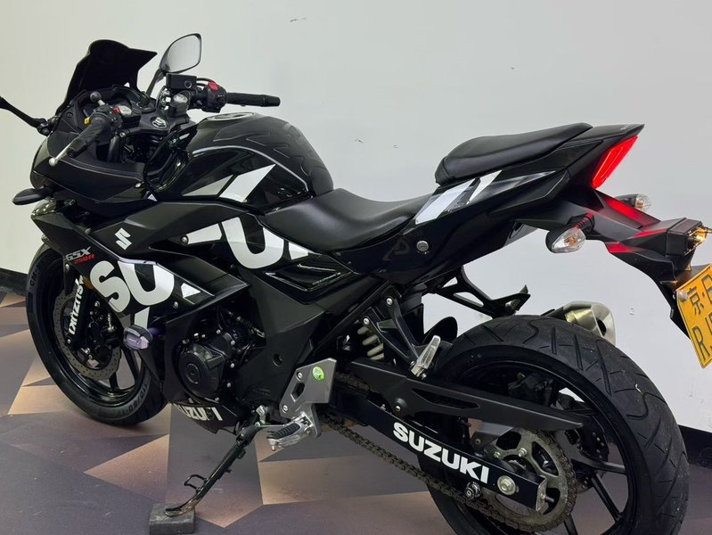 二手豪爵铃木GSX250R