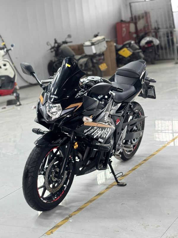 二手豪爵铃木GSX250R