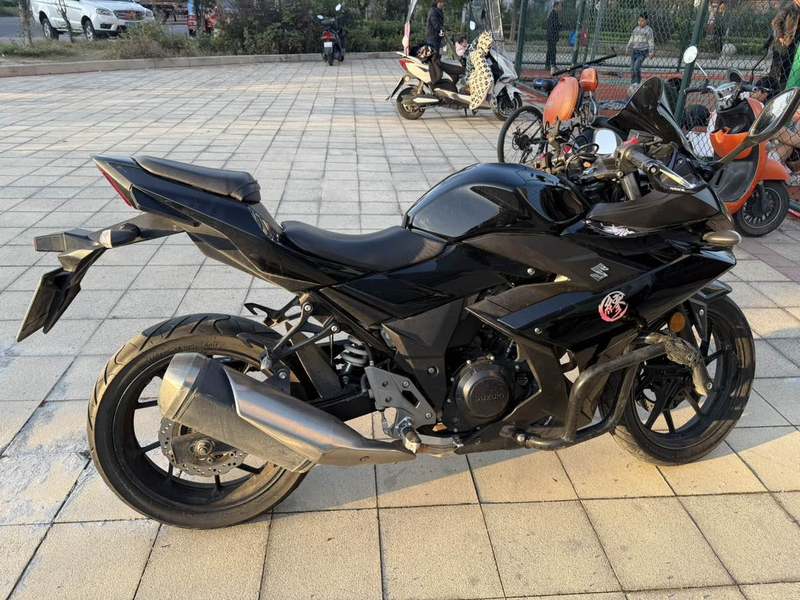 二手豪爵铃木GSX250R