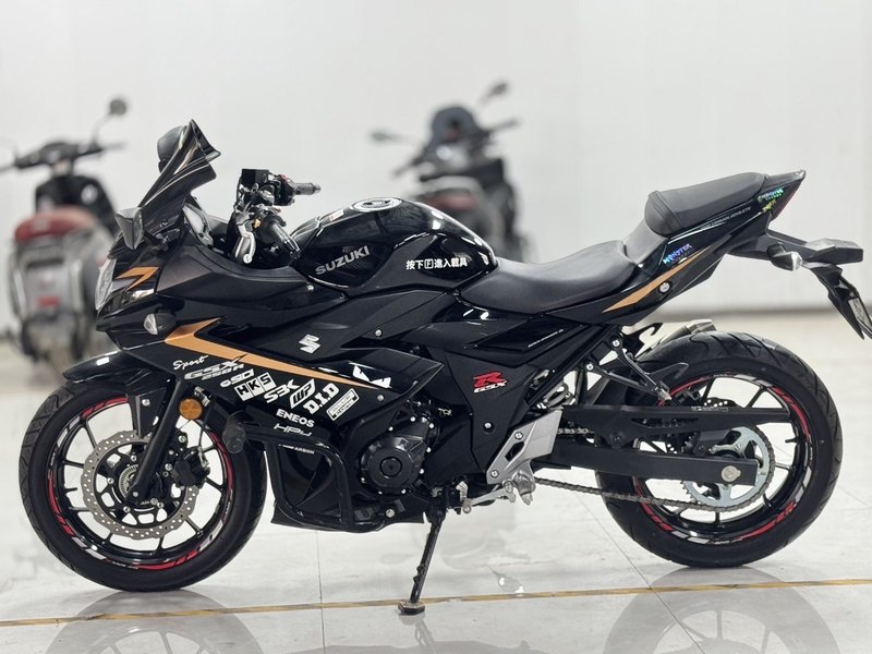 二手豪爵铃木GSX250R