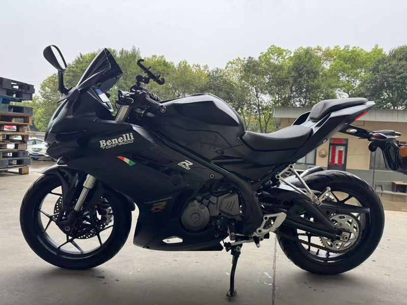 二手贝纳利龙卷风 Tornado 252R