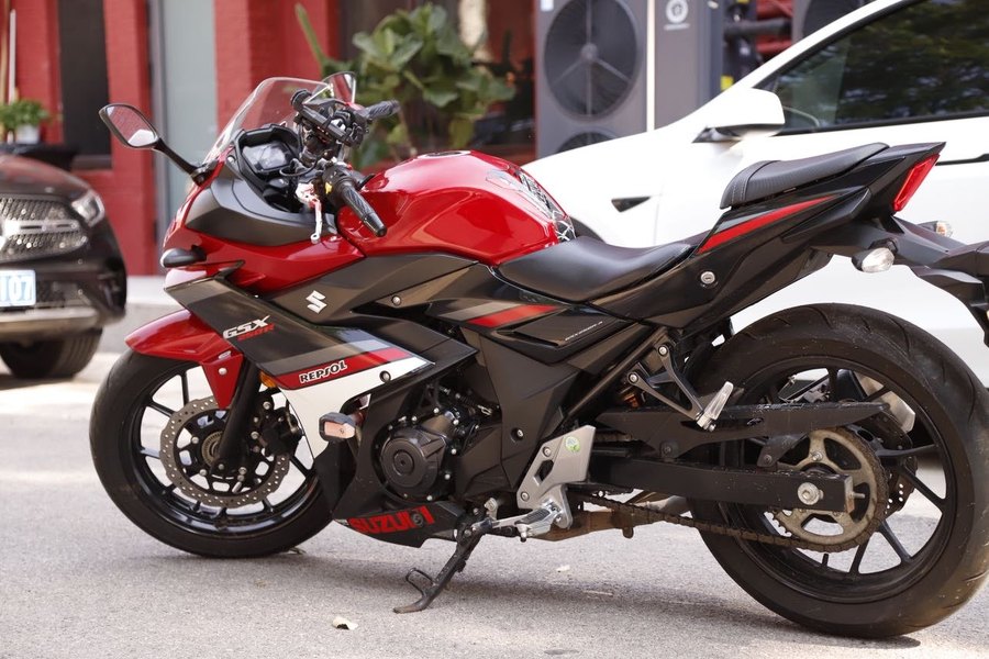 二手豪爵铃木GSX250R