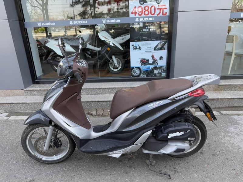 二手比亚乔Medley 150