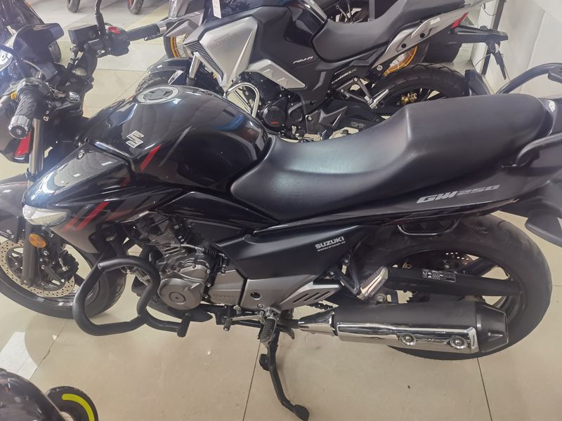 二手豪爵铃木骊驰 GW250