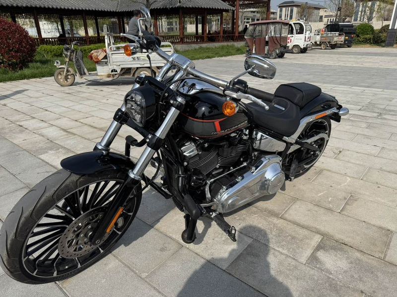 二手哈雷戴维森突破者 Breakout