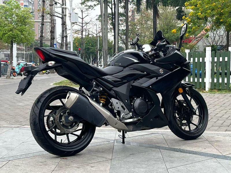 二手豪爵铃木GSX250R