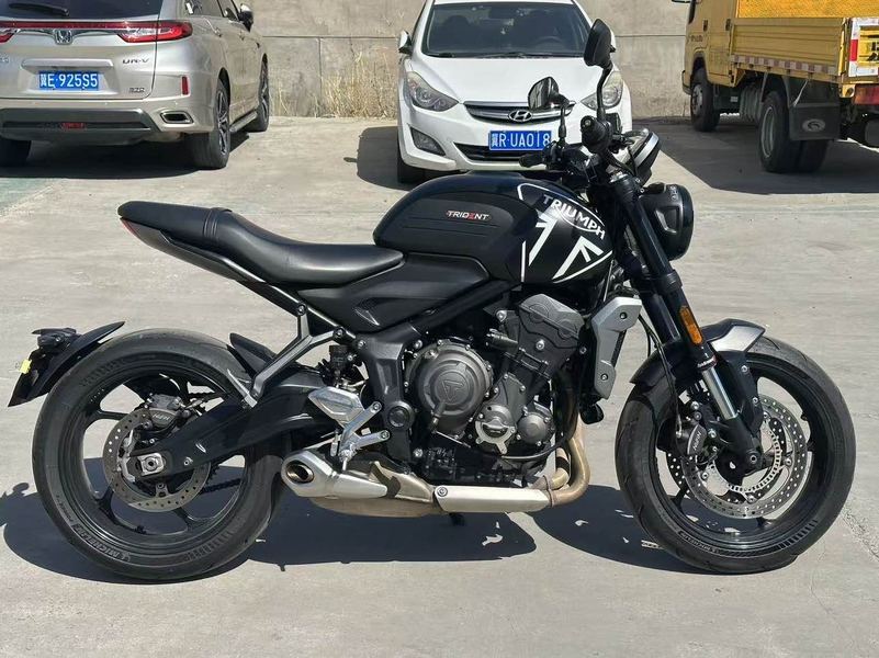 二手凯旋Trident 660