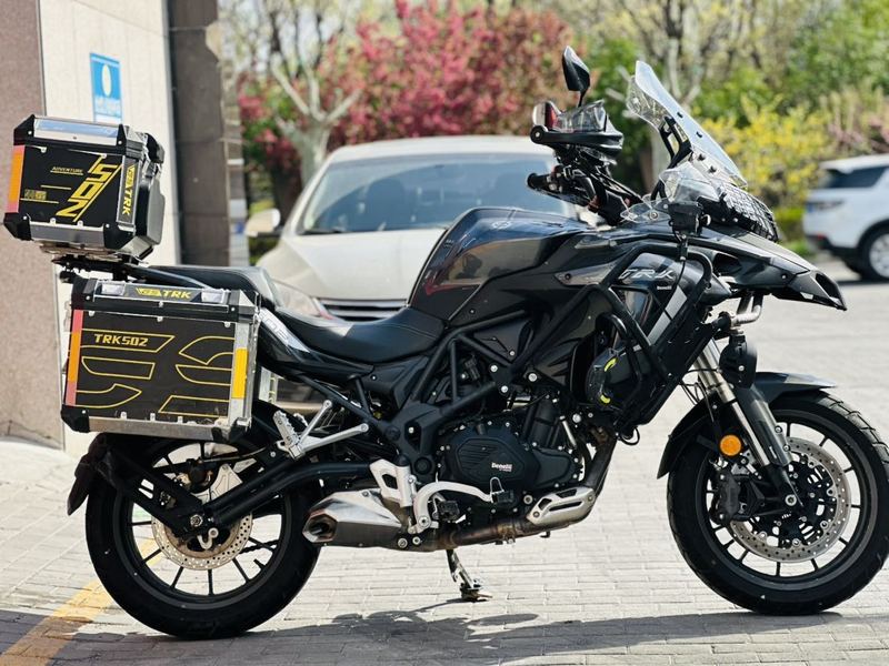二手贝纳利金鹏 TRK502