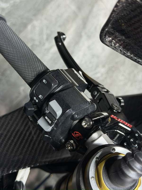 二手雅马哈YZF-R1