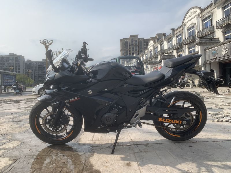 二手豪爵铃木GSX250R