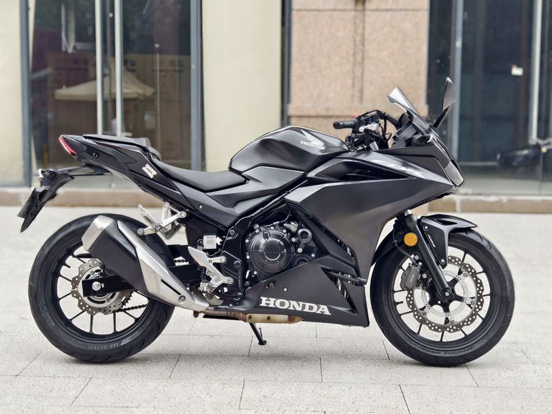 二手本田CBR400R