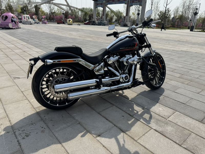 二手哈雷戴维森突破者 Breakout