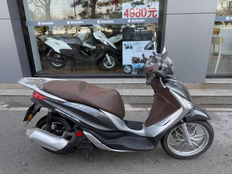 二手比亚乔Medley 150