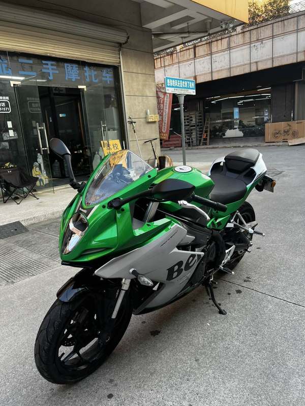 二手贝纳利龙卷风 Tornado 252R