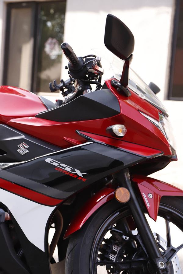 二手豪爵铃木GSX250R