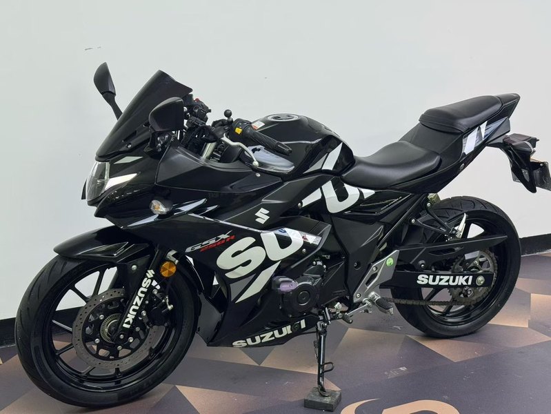 二手豪爵铃木GSX250R