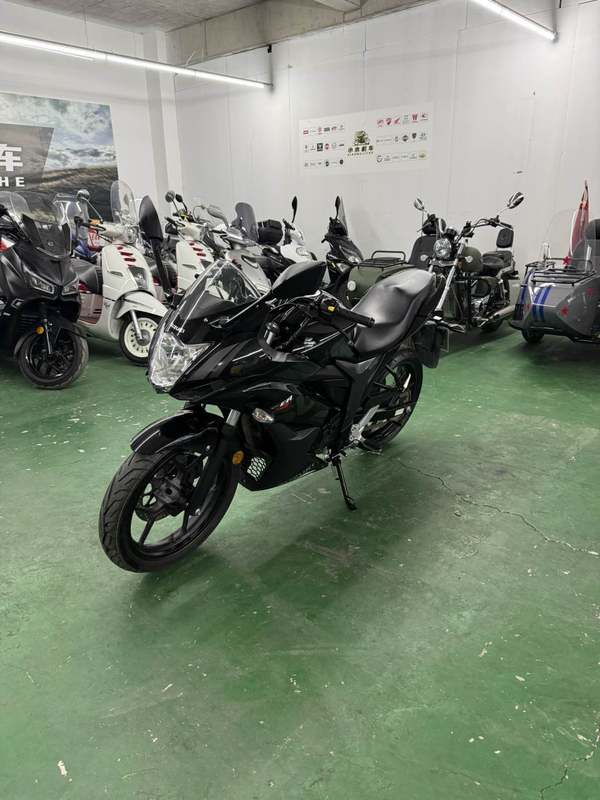 二手济南铃木极客飒 Gixxer 155