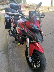 二手贝纳利金鹏 TRK251