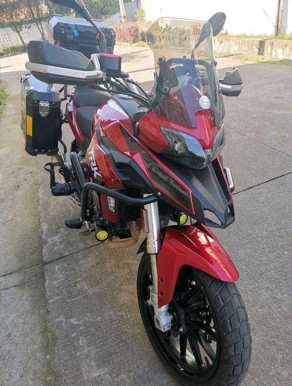 二手贝纳利金鹏 TRK251