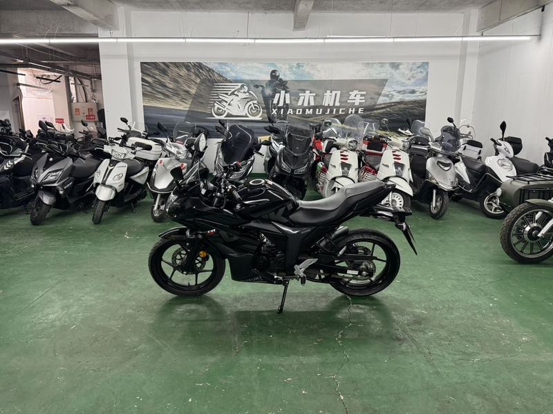 二手济南铃木极客飒 Gixxer 155