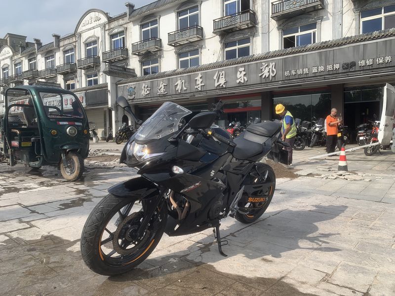 二手豪爵铃木GSX250R